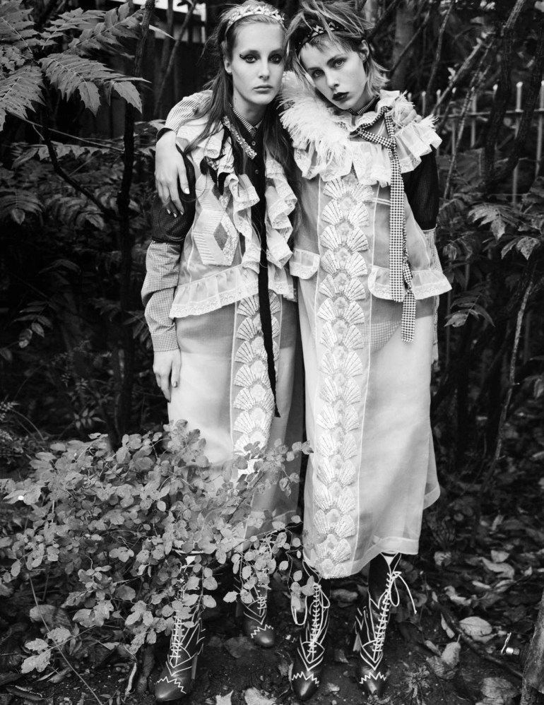 edie-campbell-olympia-campbell-by-mario-testino-for-vogue-uk-march-2016-14-1