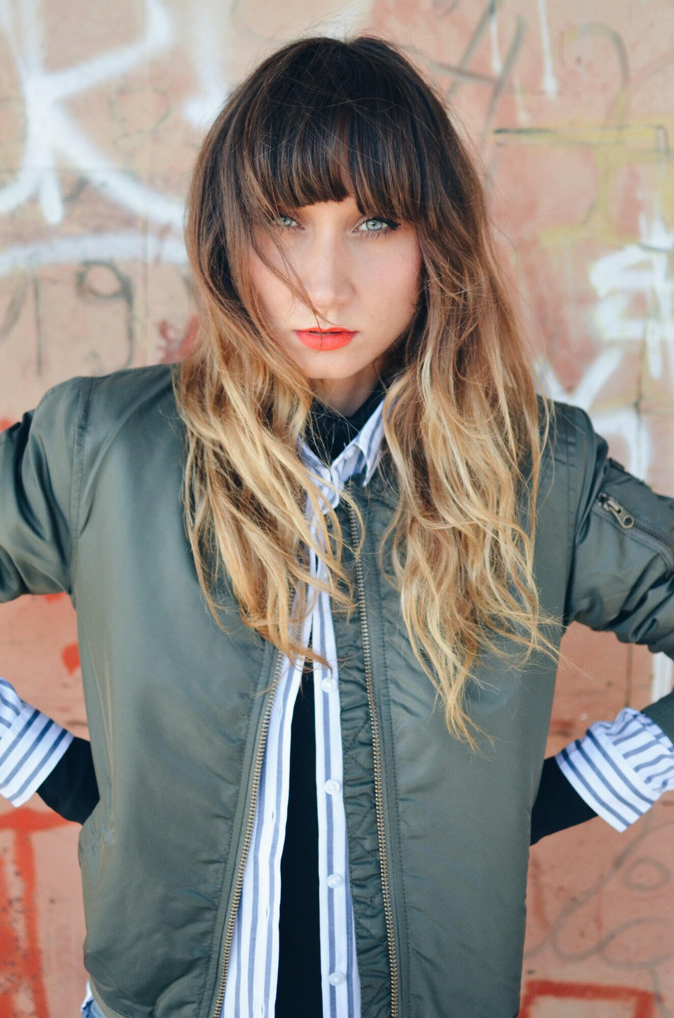 ANA BACINGERxS.OLIVER