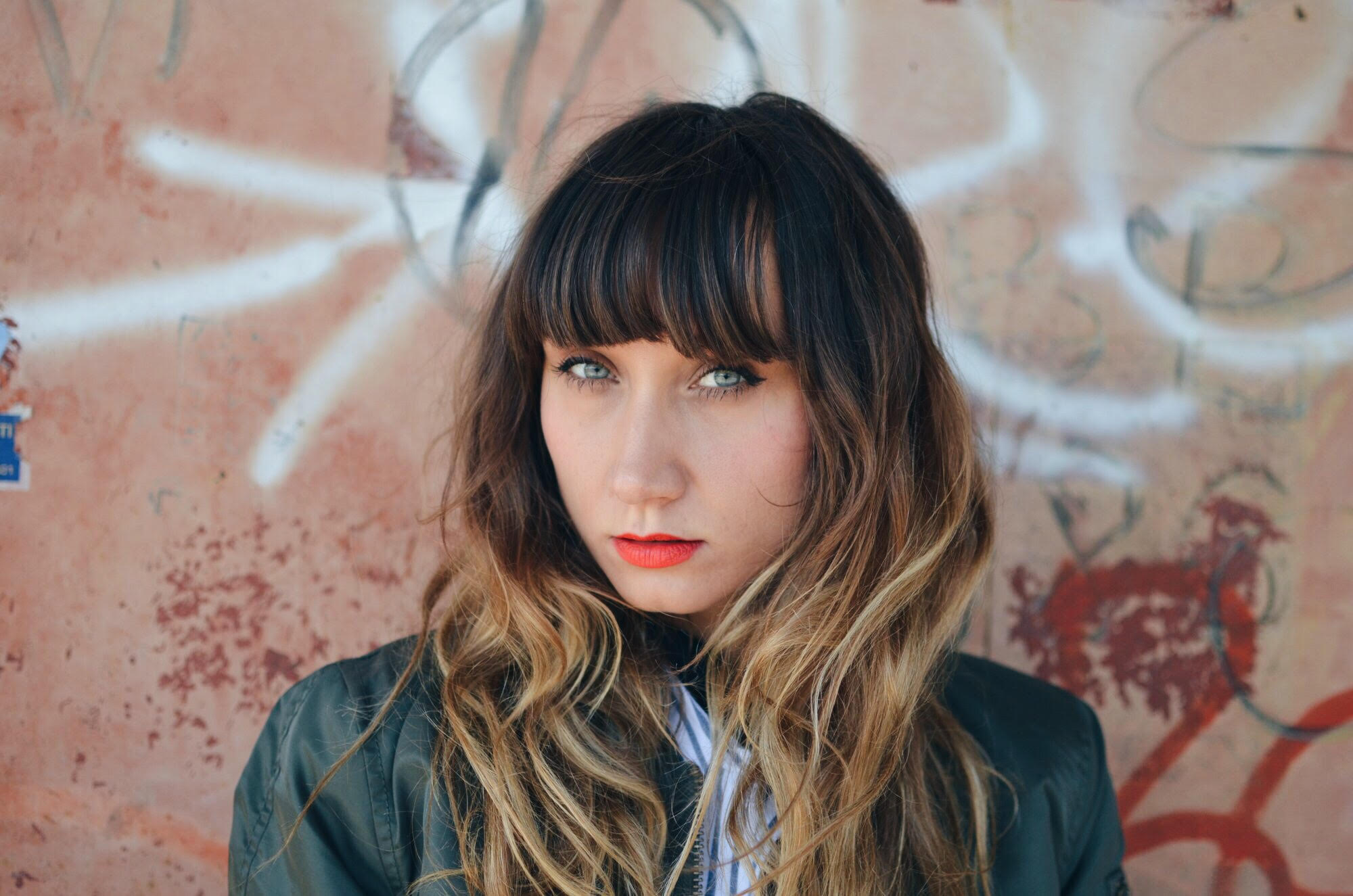 ANA BACINGERxS.OLIVER