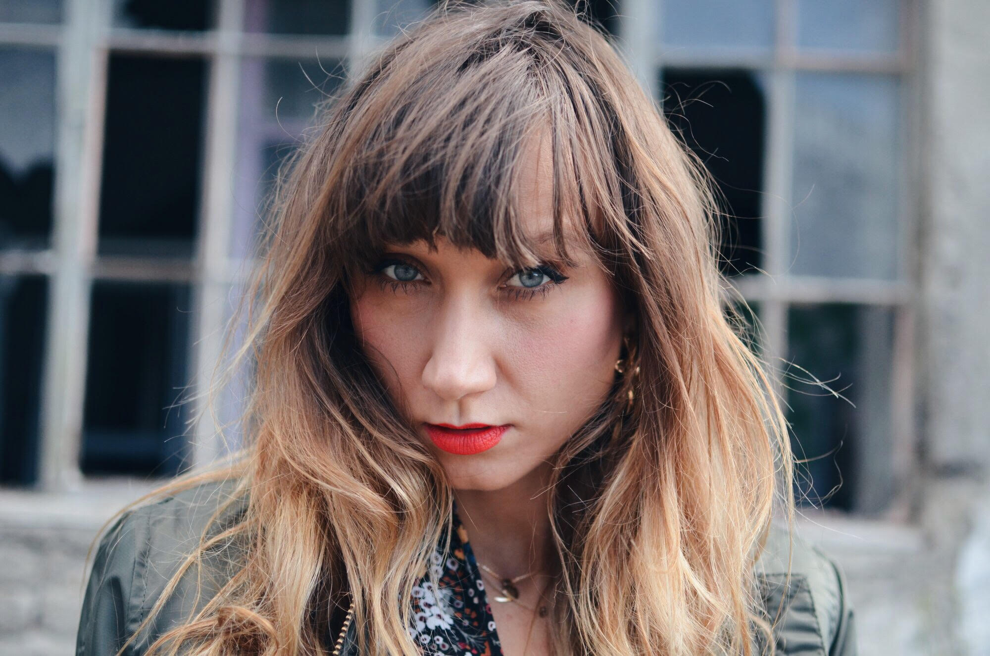 ANA BACINGERxS.OLIVER